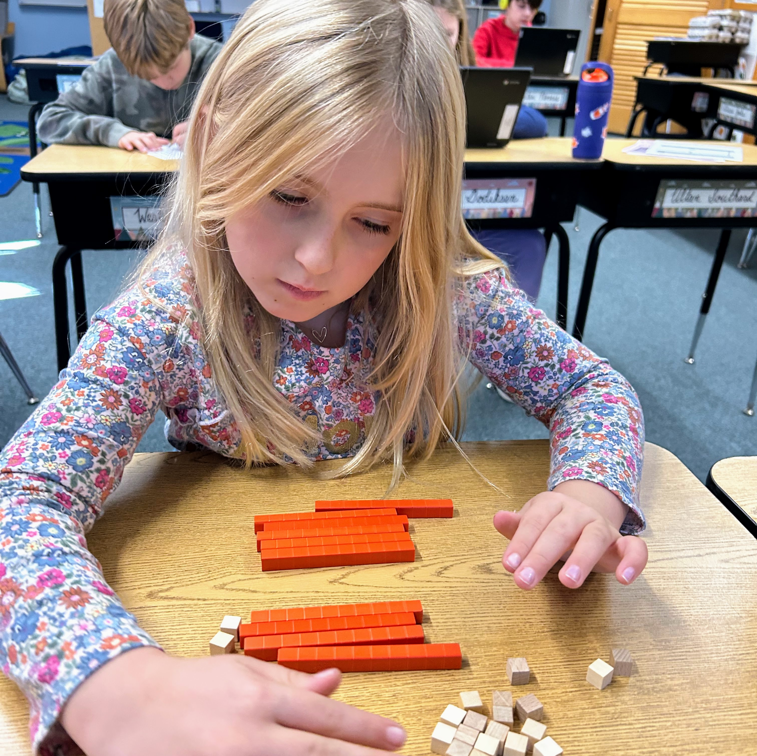 Student uses base 10 blocks